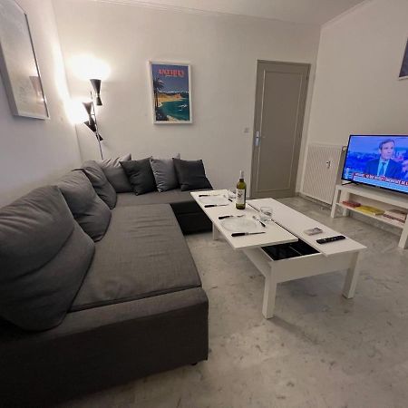Seafront - Beautiful Flat With Aircon And Comfortable Loggia Vallauris Exteriör bild