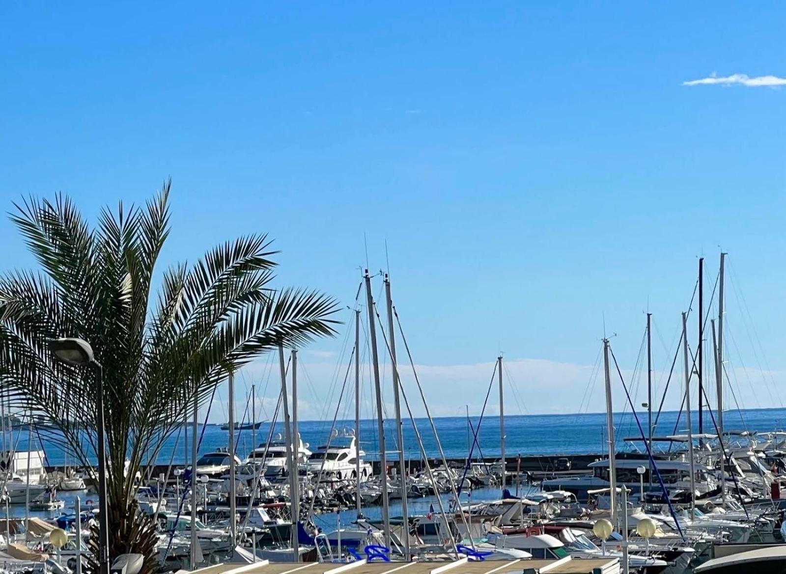 Seafront - Beautiful Flat With Aircon And Comfortable Loggia Vallauris Exteriör bild