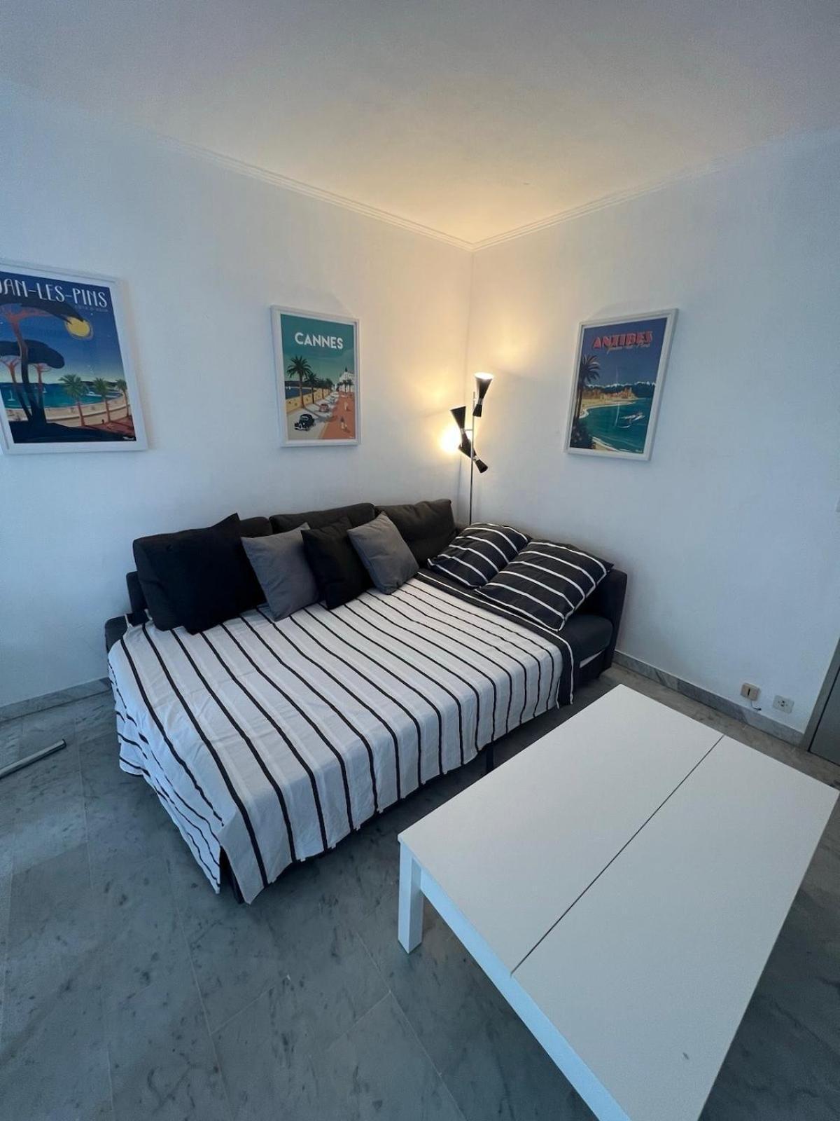 Seafront - Beautiful Flat With Aircon And Comfortable Loggia Vallauris Exteriör bild